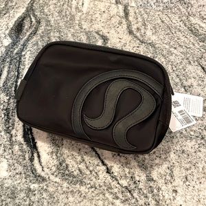 NWT Lululemon Everywhere Belt Bag
